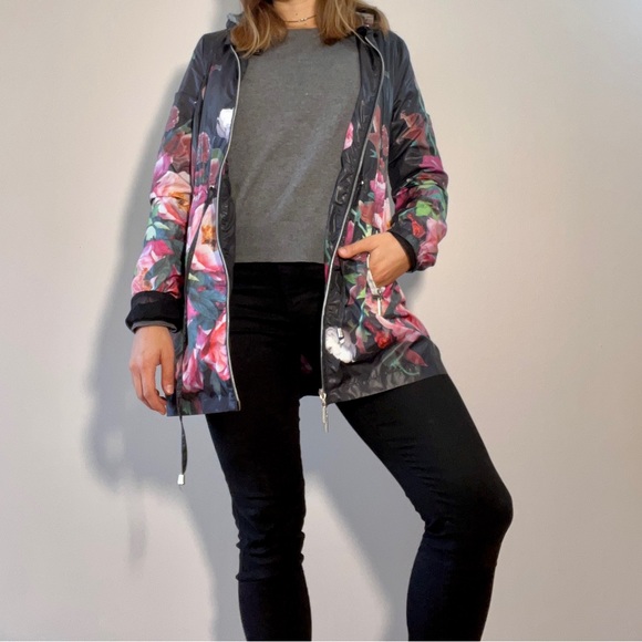 Spanner size small flower print wind breaker - Picture 3 of 7